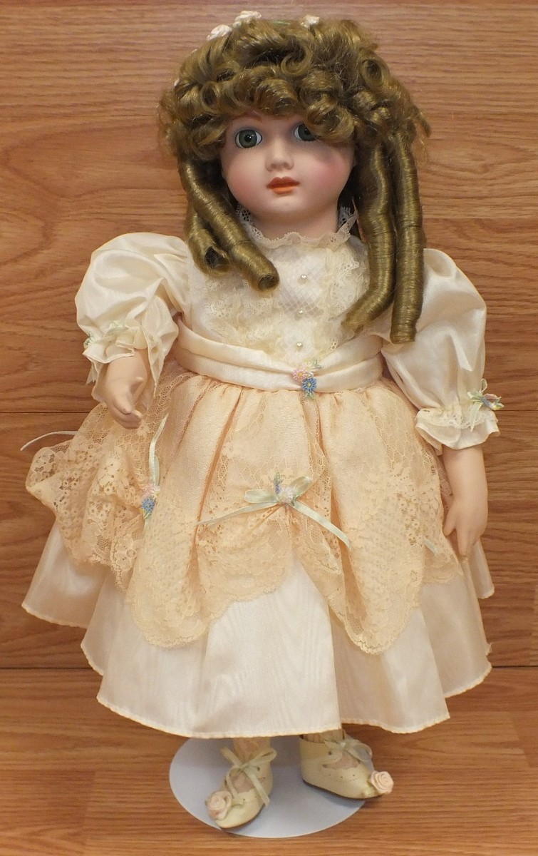 Unbranded A9T Marked Vintage Style Flower Girl 17