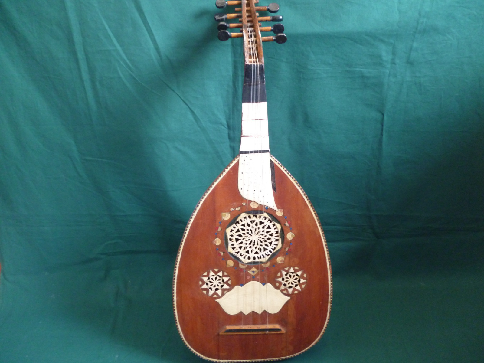 Oud Arabe d’occasion Plus que 2 à 75