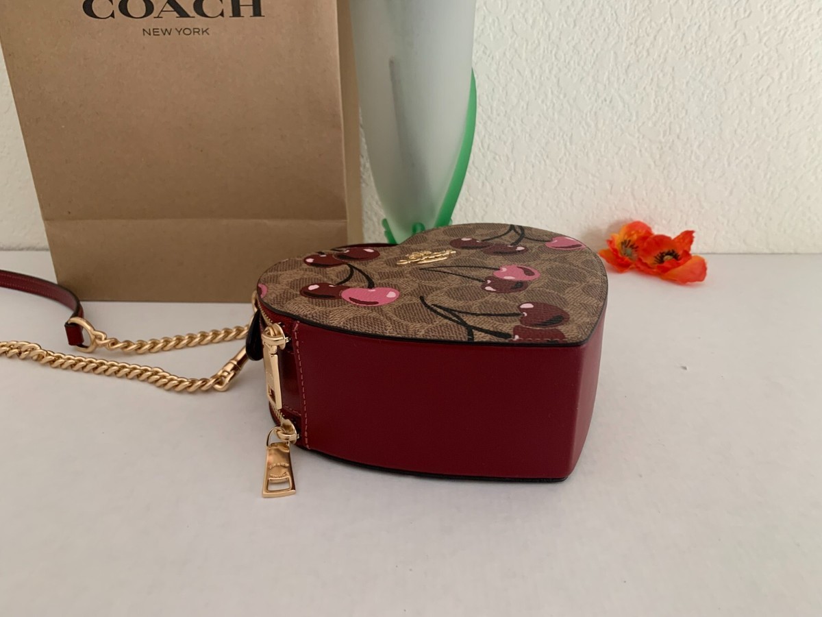 coach 軽量ボディーバッグ&Wallet°ʚ♡ɞ° NWT Coach CY706 Heart Crossbody Bag In Signature