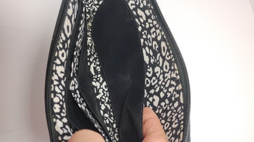 Vera Bradley Wallet was a Crossbody-Missing Strap ~ Camofloral Retired Pattern - Picture 7 of 7