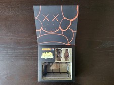 Medicom Toy 100% Kubrick KAWS Bus Stop 1 Boxset Kubrick