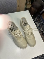 Vintage Womens Hyde Cream Leather Bowling Shoes Size 8 US,new
