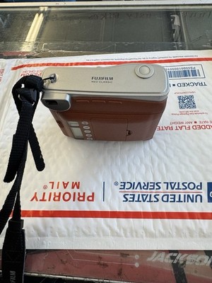 Fujifilm Instax Mini 90 Neo Classic Instant Camera Brown/Silver w/ Battery Teste
