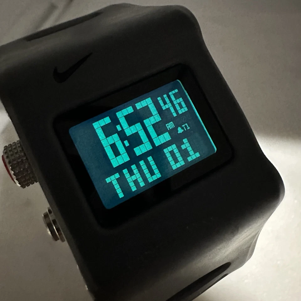 RARO Reloj Nike Yunque Gris 35mm WC0019 - Funciona - Tiene Batería Nueva Instalada Foto 2 de 4