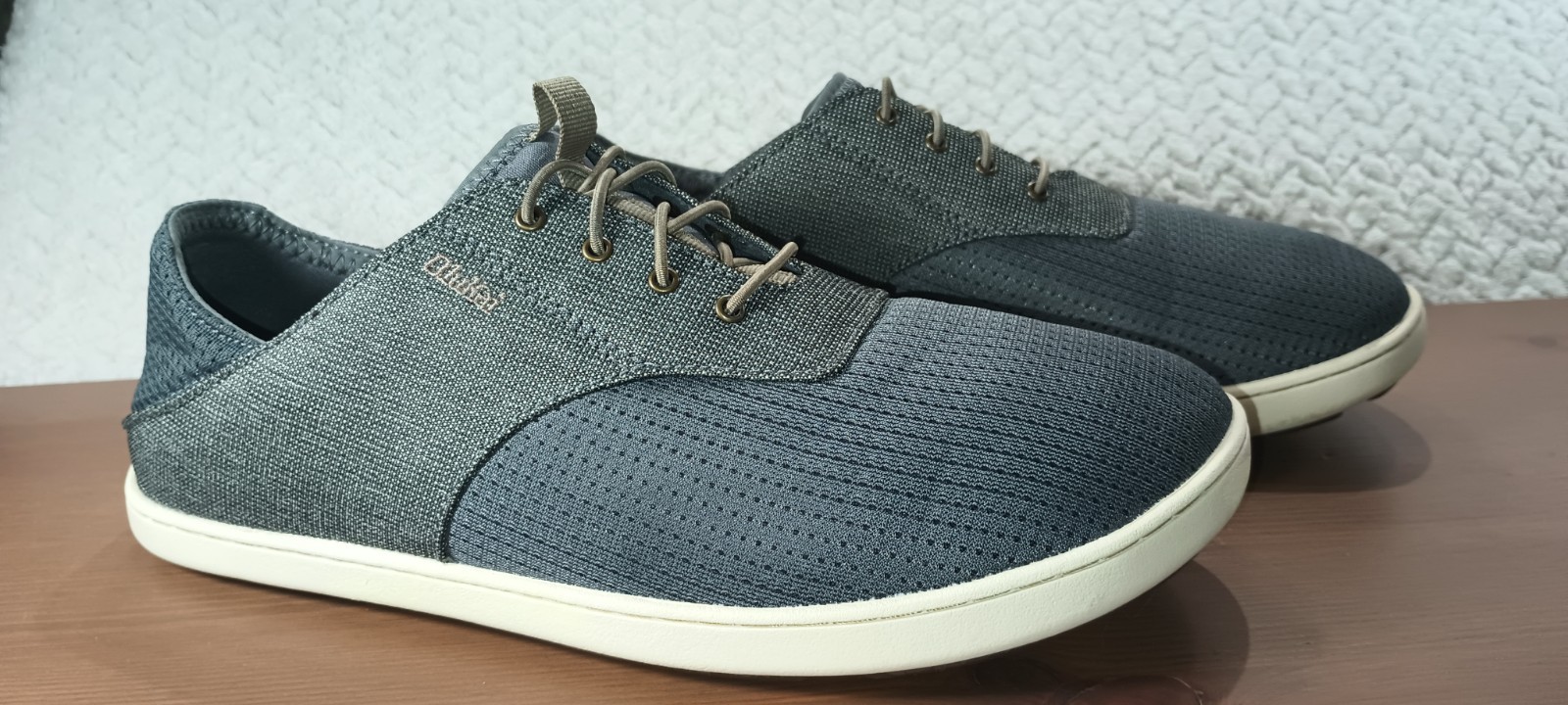 OluKai Nohea Moku Mens Mesh Slip-On Sneakers Boat Shoes Blue Red Size 9