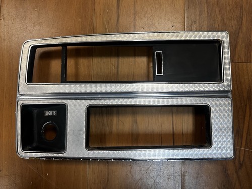 1971 1972 Buick Riviera & Riviera GS LH Dash Bezel Switch Panel 1235453