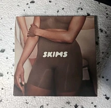 Skims Sculpting Short Above The Knee with Open Gusset Onyx L/XL #SH-AKS-0601