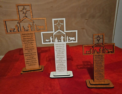 Freistehende Weihnachtskrippe Kreuz, Kruzifix, Geburt Jesu, religiös,
