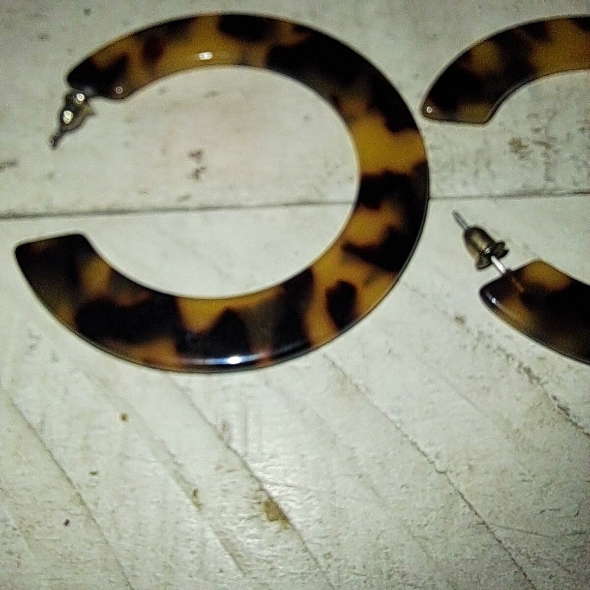 Plastic Hoops Tortoise Shell - image 3