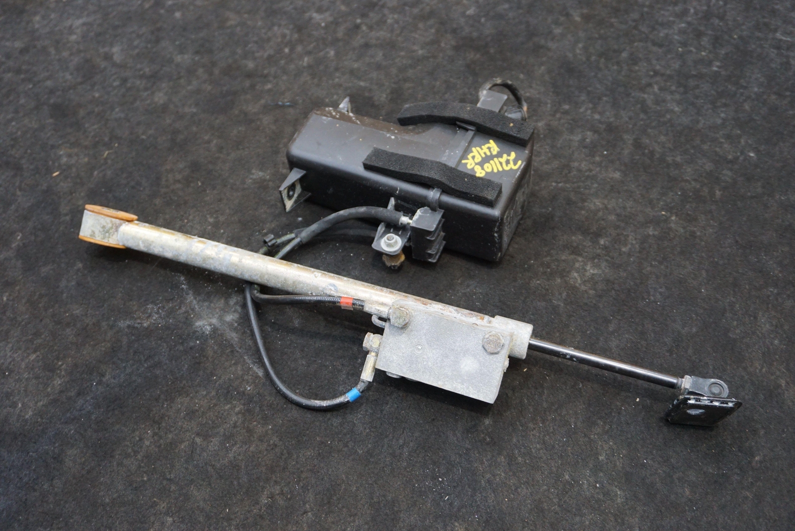 Rear Door Extended Opening Unit Pump Strut 41520446777 Rolls Royce Phantom 2004
