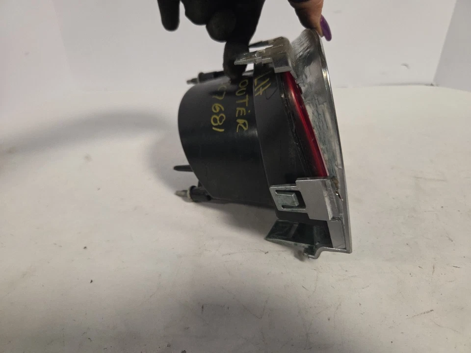 2010-13 Chevrolet Camaro LH Driver Side Tail Light OEM 166-02286L. OO2 - Изображение 2 из 4