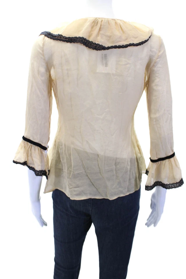 Blusa Chloe Feminina Texturizada Manga Longa Acabamento de Renda Transparente Nude Tamanho 01 - Imagem 3 de 4