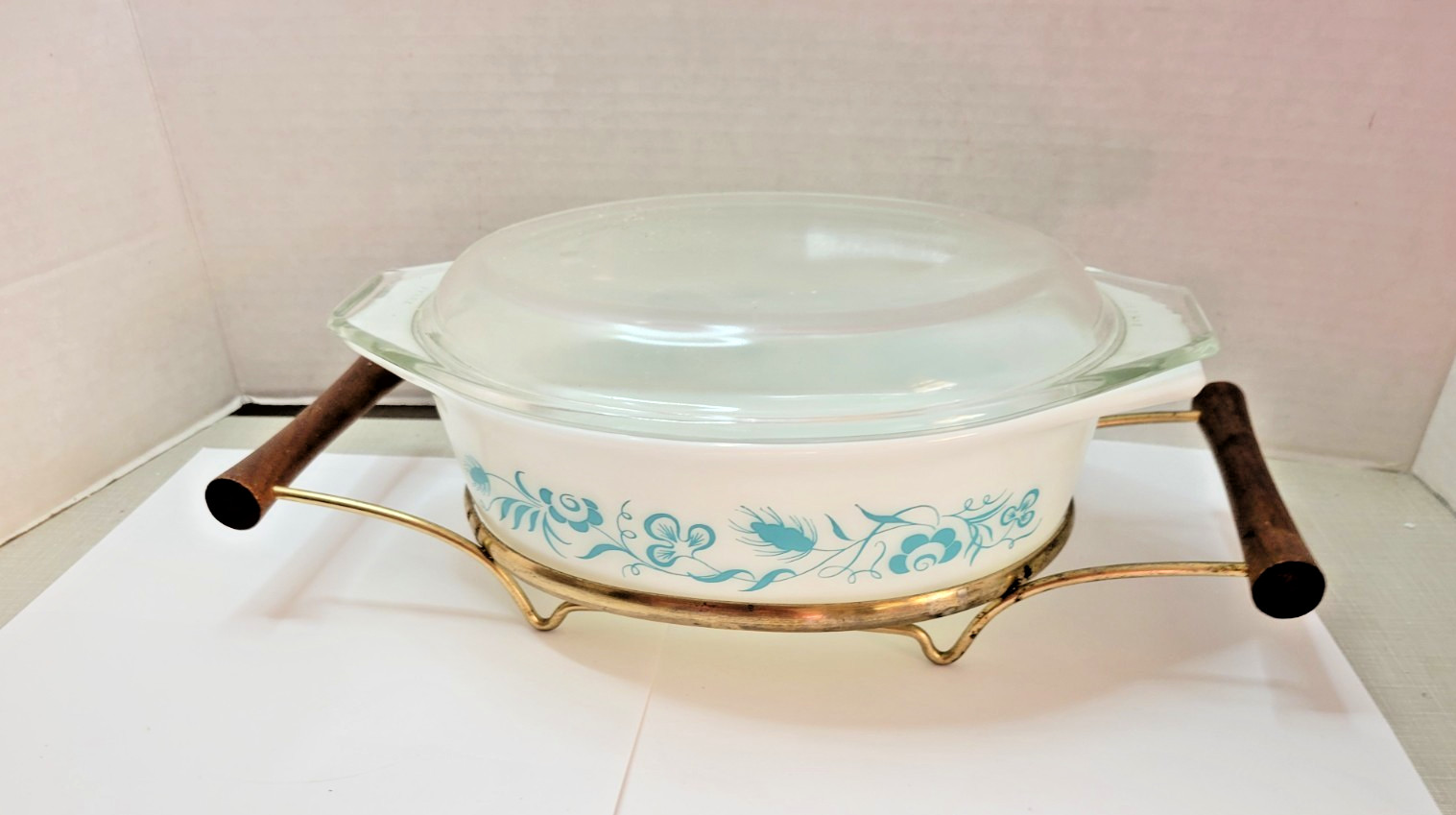 Vintage Pyrex Promotional Turquoise Meadow Lid And Cradle