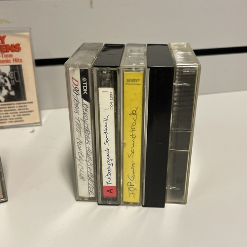 Lot of 26 Mixed 80s Cassette Tapes QUIET RIOT Ray Stevens Dolly Parton UNTESTED - Picture 13 of 24