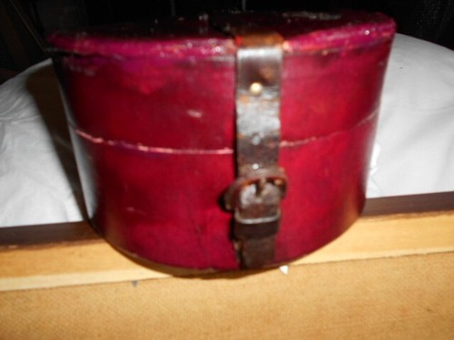 antique collar box with two detachable collars - Picture 9 of 12