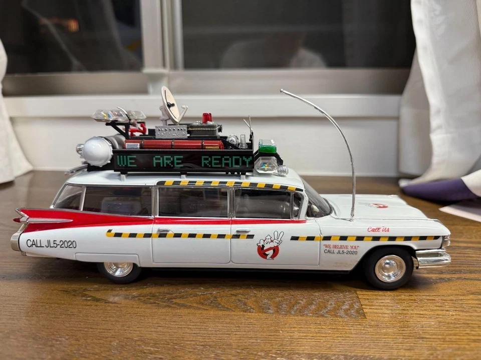 Hot Wheels Elite 1:18 Cadillac Ghostbusters II ECTO 1A X5470 modelos diecast EE. UU. Foto 4 de 4
