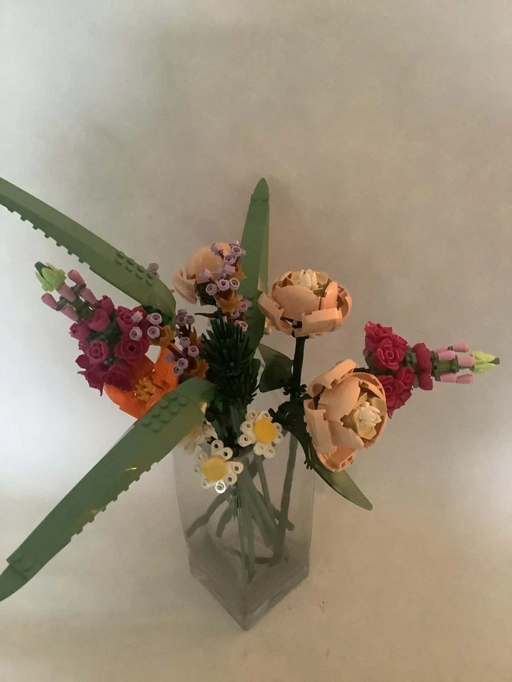 LEGO Botanicals 10280 Flower Bouquet, photo 3 of 4