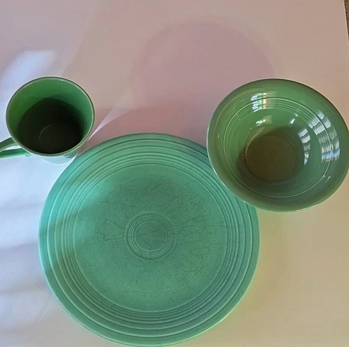 Fiesta Harleqin Medium Green coffee cup and fruit bowl