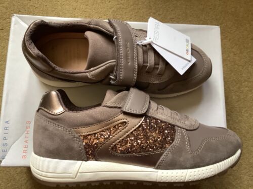 GEOX J ALBEN, Suede SPARKLY Trainers, UK 2.5 / EUR 35 - NEW BOXED - RRP £55 - Picture 1 of 10