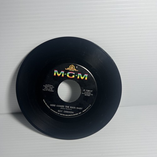 Roy Orbison 7 inch MGM record she - here comes the rain baby-rare VGC+ Engraved - Picture 4 of 4