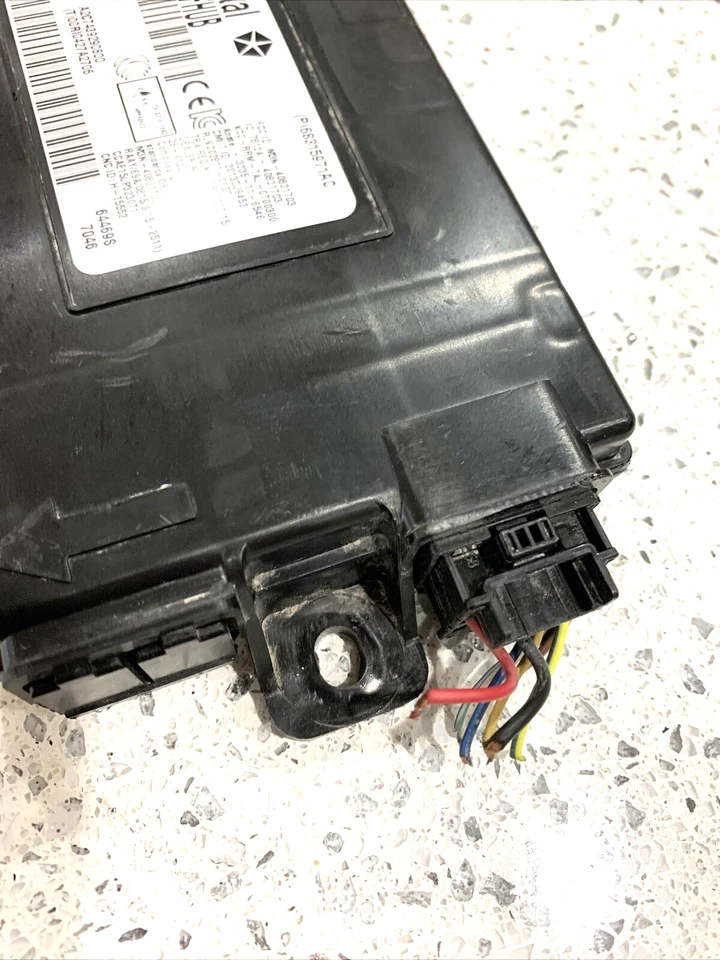 16 17 18 道奇 Charger comfort Climate 模块底盘脑盒 P68315971AC 原始设备制造商 — 第 3/4 张图片