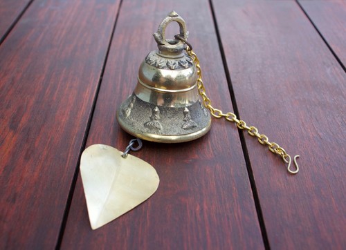 Gold & Brass Buddhist Bell Nepalese Wind Chime Hand Made Nepal Positive Energy - Foto 9 di 9