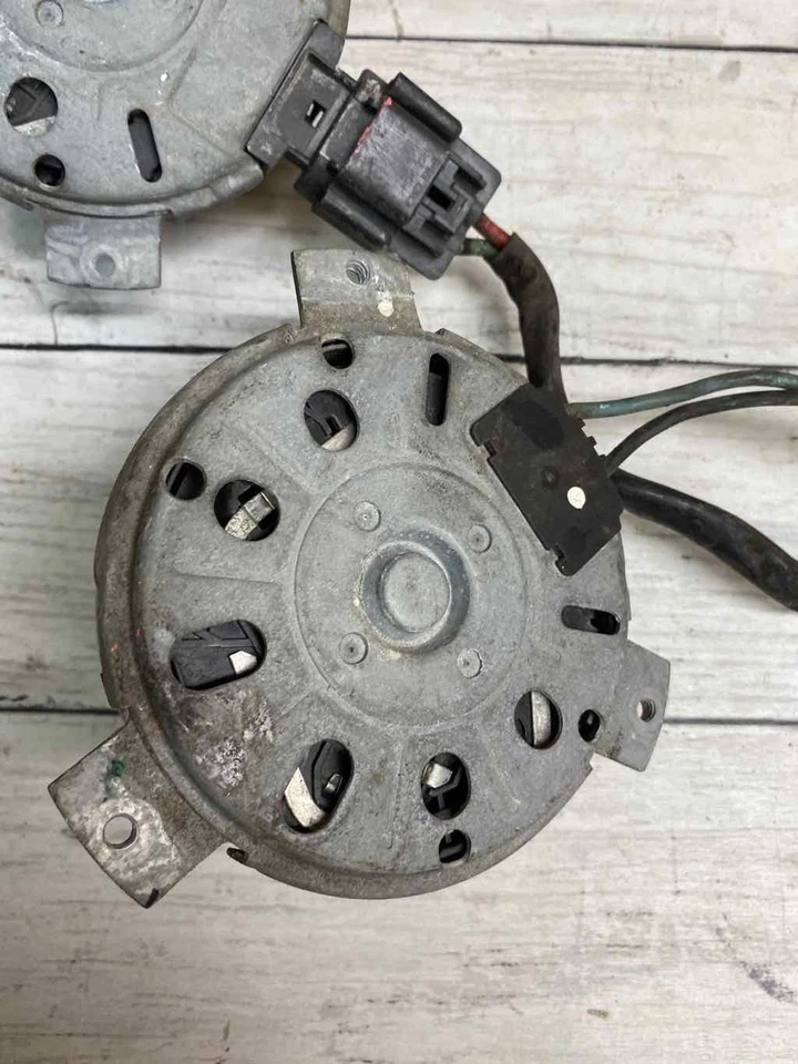 09 17 CHEVY TRAVERSE ЭЛЕКТРОННЫЙ COLOLING МОТОРЫ ТОЛЬКО OEM 23434158 - Изображение 4 из 4