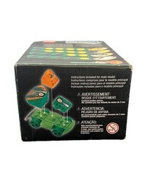 LEGO Racers (4572) Scratch Cont. 8 Pcs. 2001 (Damaged Box)