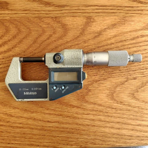 Mitutoyo Digital Micrometer 0-25mm 0.01mm Precision Measurement Tool with Case