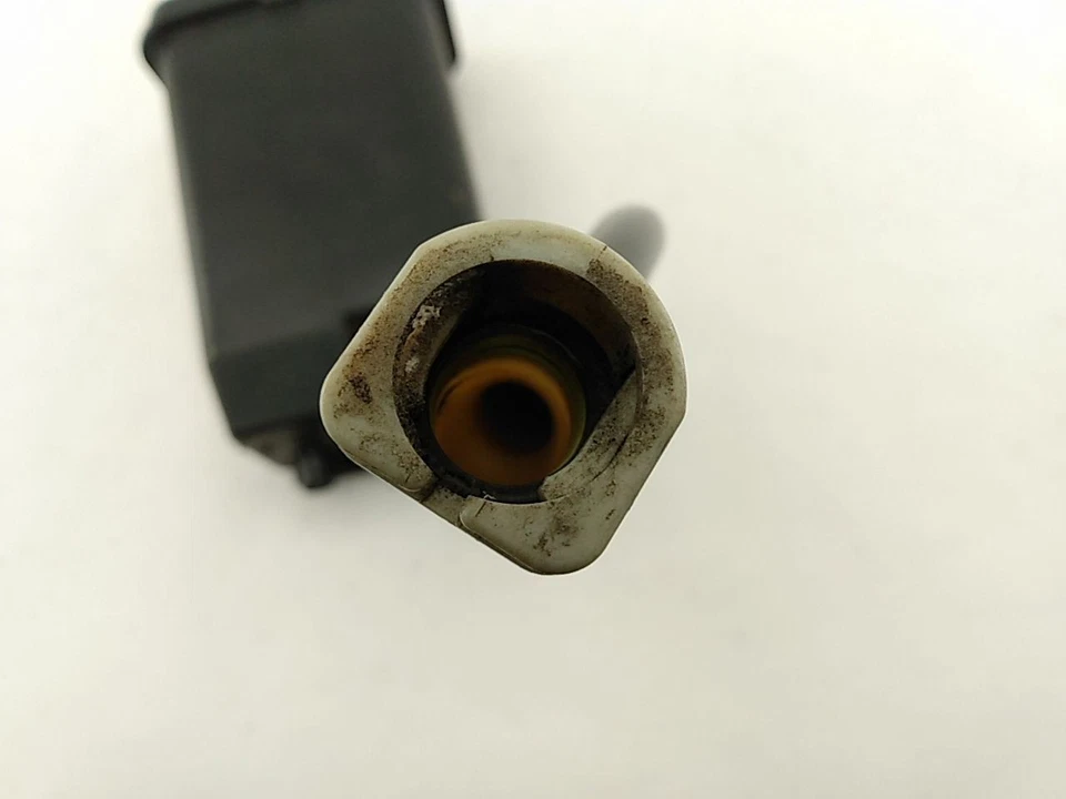 Bote de carbón de vapor de combustible Pontiac Grand Prix GXP 5,3 L V8 para 2004-2008 04 05 Foto 4 de 4