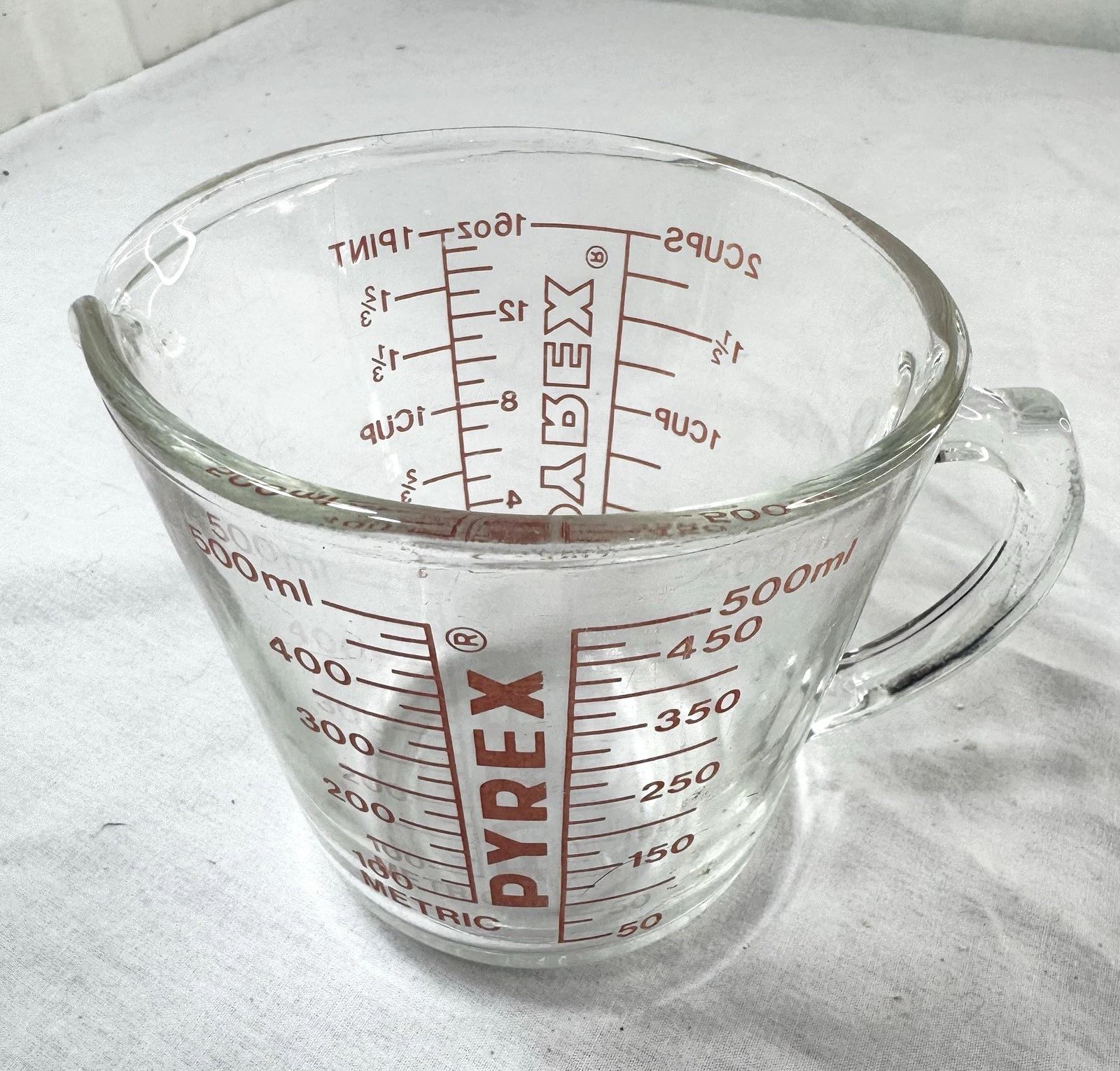 Vtg PYREX 2 Cup 16 Oz Glass Measuring Cup Pitcher USA 516 Cups Ounces Metrics FS