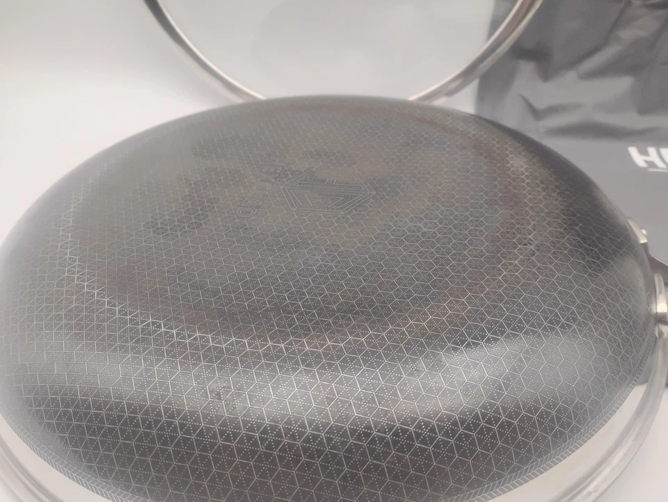 HEXCLAD 12" Hybrid Fry Pan Stainless Steel Non-Stick Frying Pan with Lid - Image 2 of 4