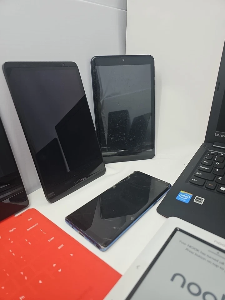 🔥 Huge Lot 17 Laptops Cell Phones & Tablets Some Work Some For Parts No Cords* - Image 3 of 4