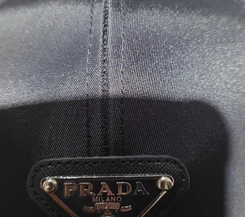 Gorra de béisbol Prada negra logotipo placa re-nylon con ajuste de talla de metal talla L Foto 3 de 4