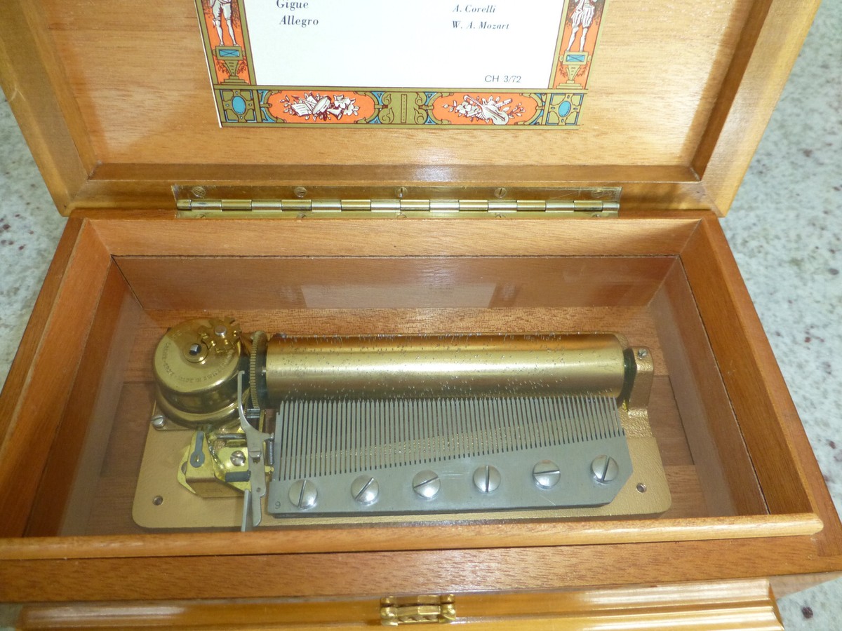 Vintage Reuge Sainte Croix 72 Keys Music Box - 3 Songs Minuet