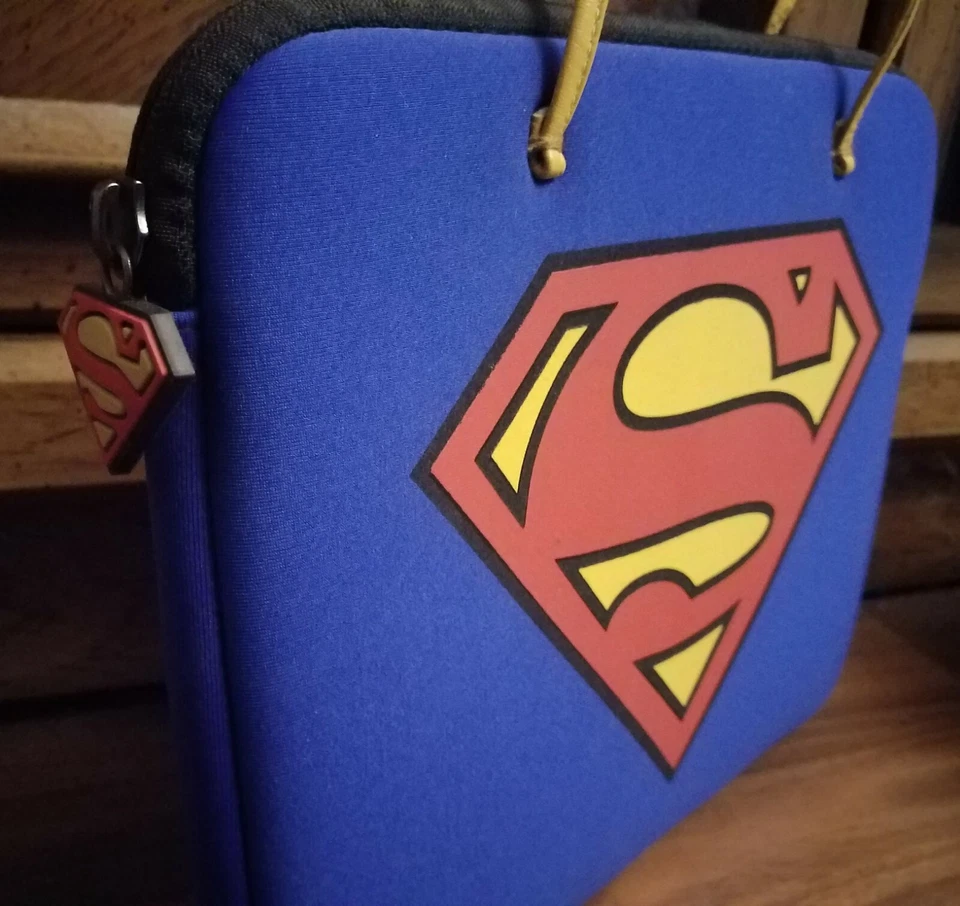SUPERMAN: JUSTICE LEAGUE BLUE 10" NEOPRENE TABLET/IPAD SOFT SLEEVE CASE - Image 2 of 3