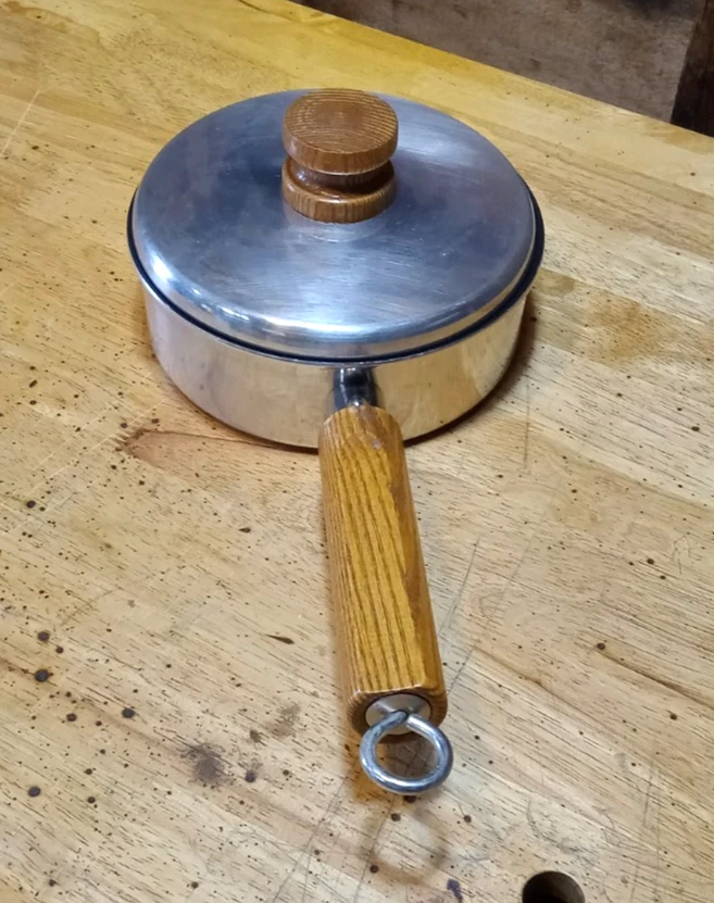 Vintage Mirro USA Non-Stick Aluminum Pans Wooden Handle w/ Lids - Image 3 of 4