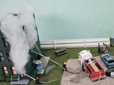 NEW BUILT HO TOWNHOUSE ON FIRE RED & YELLOW FLICKERING LIGHTS FIRE TRUCK DETAIL