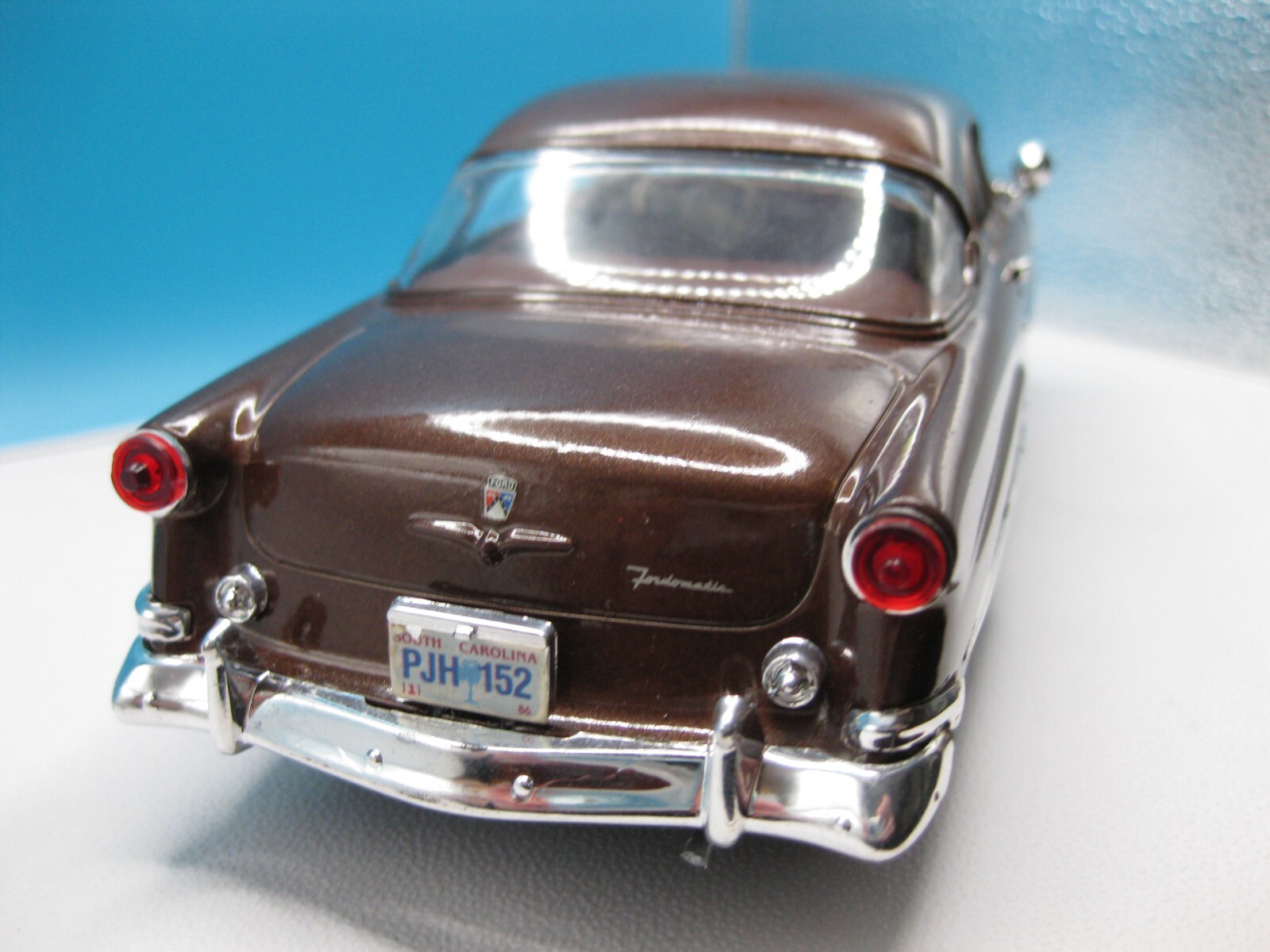 Built model car 1/25 Ford eBay