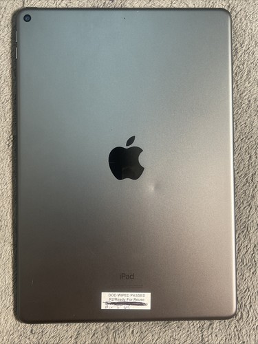 Apple iPad Air (3rd Generation) 64GB, Wi-Fi, 10.5in - Space Gray -Good Condition - Picture 2 of 6
