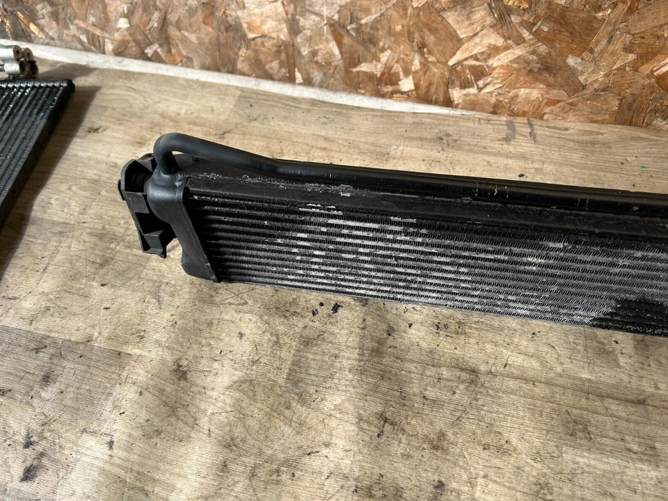 RADIADOR ENFRIADOR DE ACEITE MOTOR INFERIOR DELANTERO BMW M5 M6 OEM 5.0 V10 Foto 3 de 4