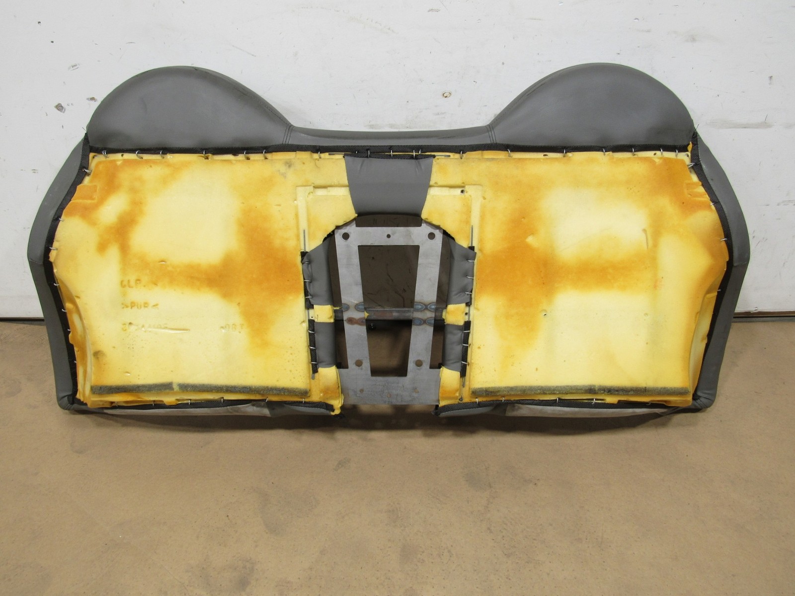 02-06 Maserati Coupe GT 2004 Rear Upper Top Seat Cushion Pad W/o Armrest |