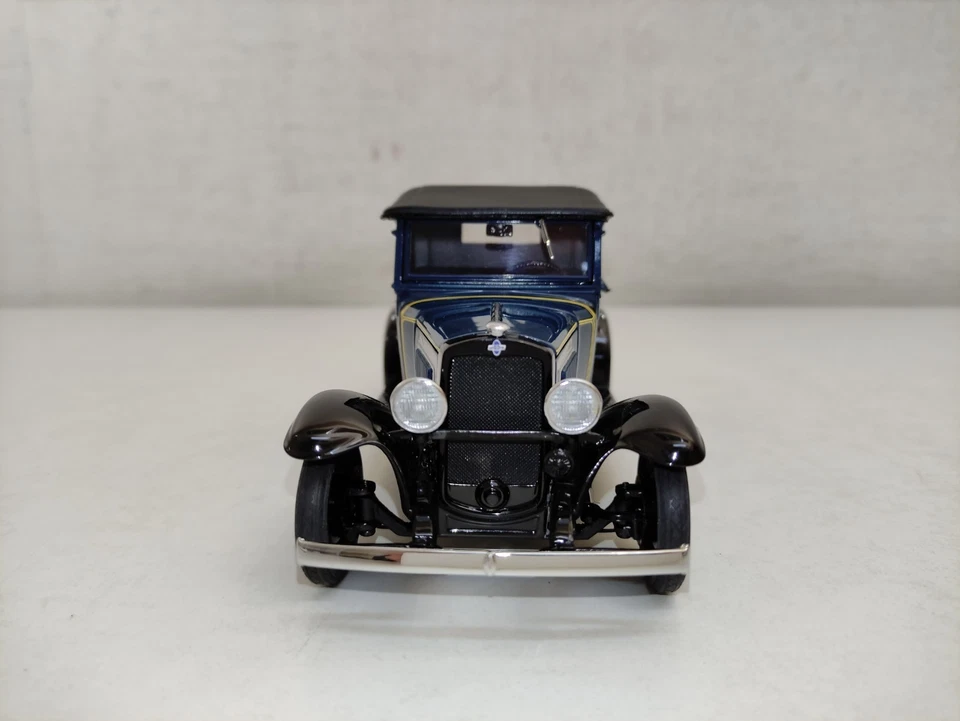 Danbury Mint Chevrolet Roadster Pickup  Scala 1/24-U19 - Immagine 2 di 4