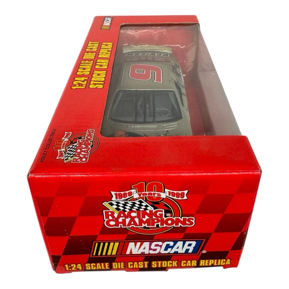 Jerry Nadeau Goldberg WCW 1999 Racing Champions Red Box #9 1:24 Foto 2 de 4