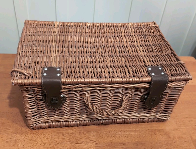 Vintage Wicker Suitcase Style Chest Picnic Basket w/ Leather 17.5"x12.5"x7.75"