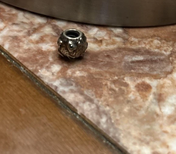 De colección Pandora Hueso de Pez Dije Topacio Verde Ojos 925 Ale Retirado Foto 2 de 4