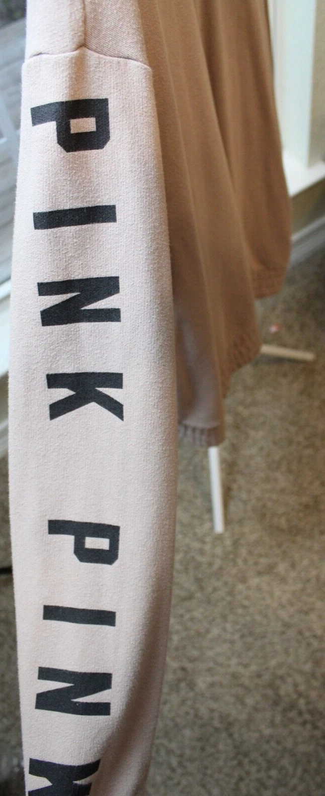 UNDERCOVER Felpa con cappuccio Victoria's Secret ROSA M pullover quarto zip logo tortora