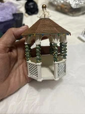VINTAGE HAWTHORNE -GORGEOUS GAZEBO VILLAGE HOUSE ACCESSORY - 91038 ,1997