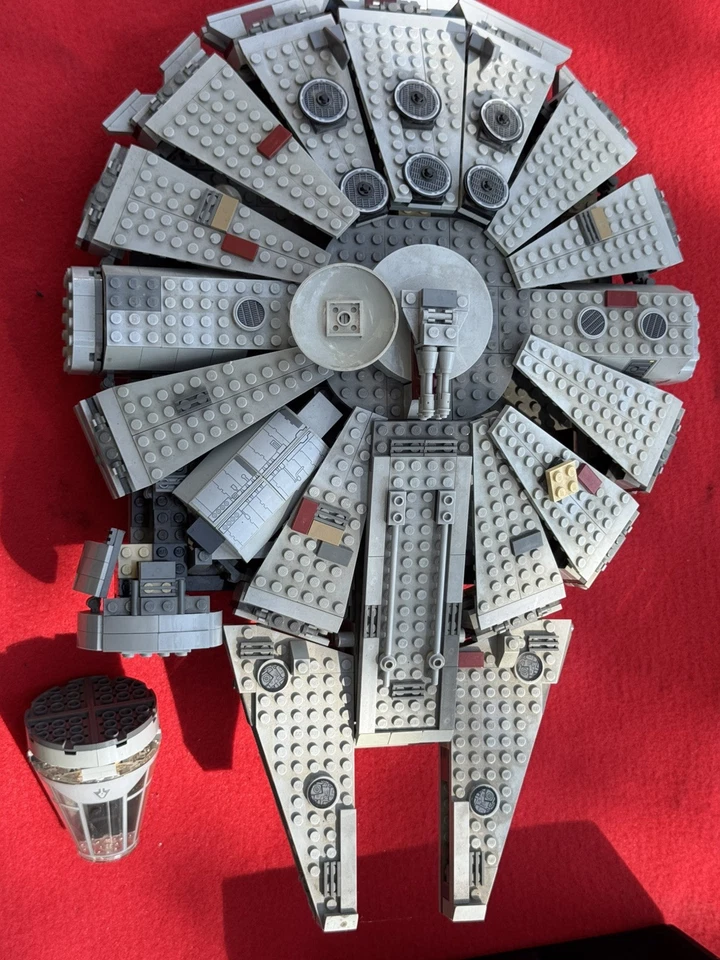 LEGO Star Wars 7965 Millennium Falcon, foto 1 di 5