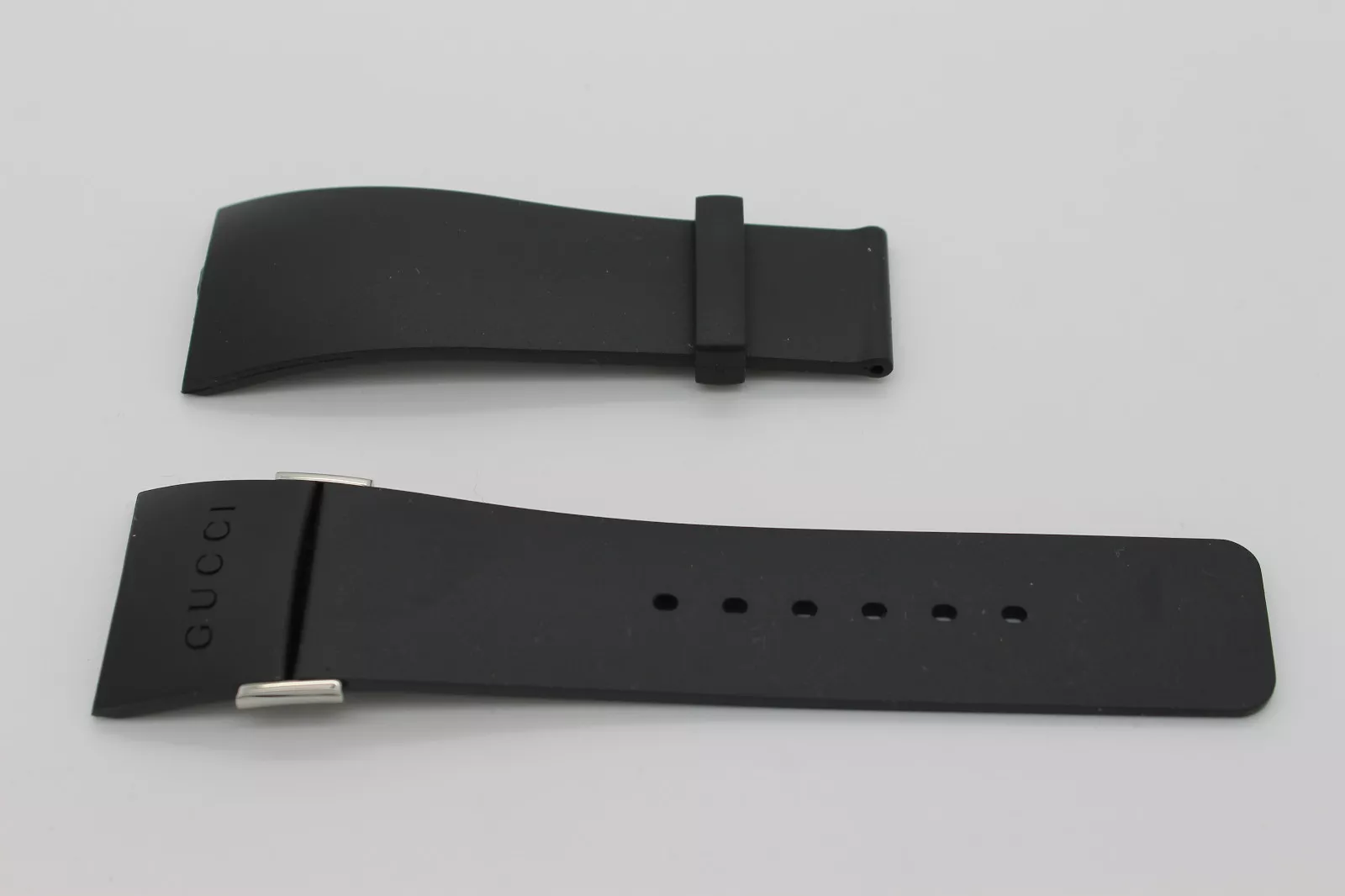 Bracelet de remplacement authentique I Gucci 22 mm pour femme noir massif avec accents argentés 
